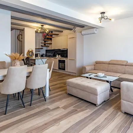 Porta Aurea Mukalba, Appartement *
